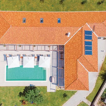 Stunning In With Swimming Pool Dubrava (Sibenik-Knin)