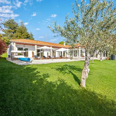 Stunning In With Swimming Pool * Dubrava (Sibenik-Knin)
