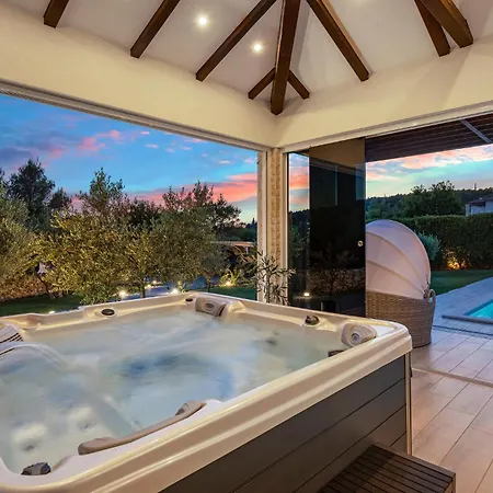 Stunning In With Swimming Pool * Dubrava (Sibenik-Knin)