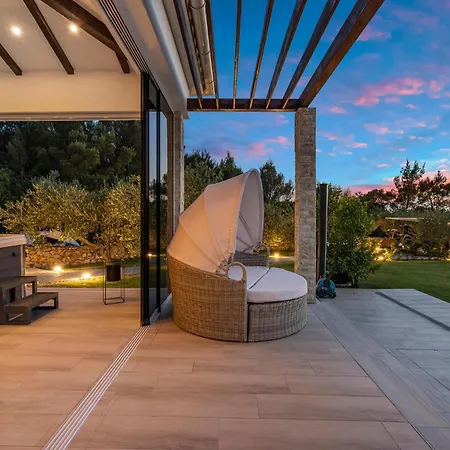 Beautiful In With Sauna Tatil Evi